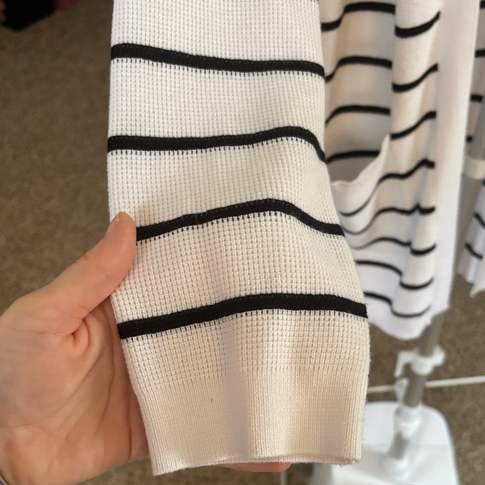 Evolution Striped White and Black Women's cardigan SZ L - Picture 3 of 6